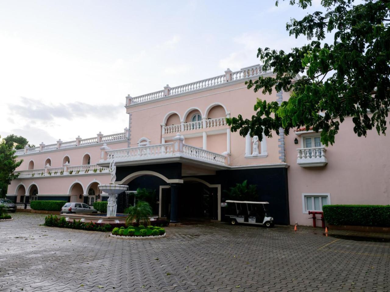 Club Mahindra Emerald Palms, Goa Hotel Benaulim Buitenkant foto